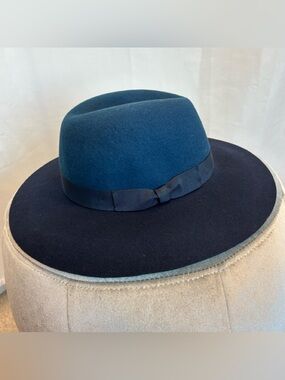 Isaac mizrahi blue black felt fedora hat two-toned NWOT